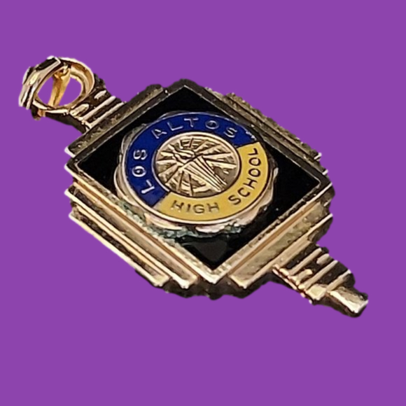 VTG LOS ALTOS High School Class Souvenir Key Charm Pendant CALIFORNIA Senior - Picture 1 of 7